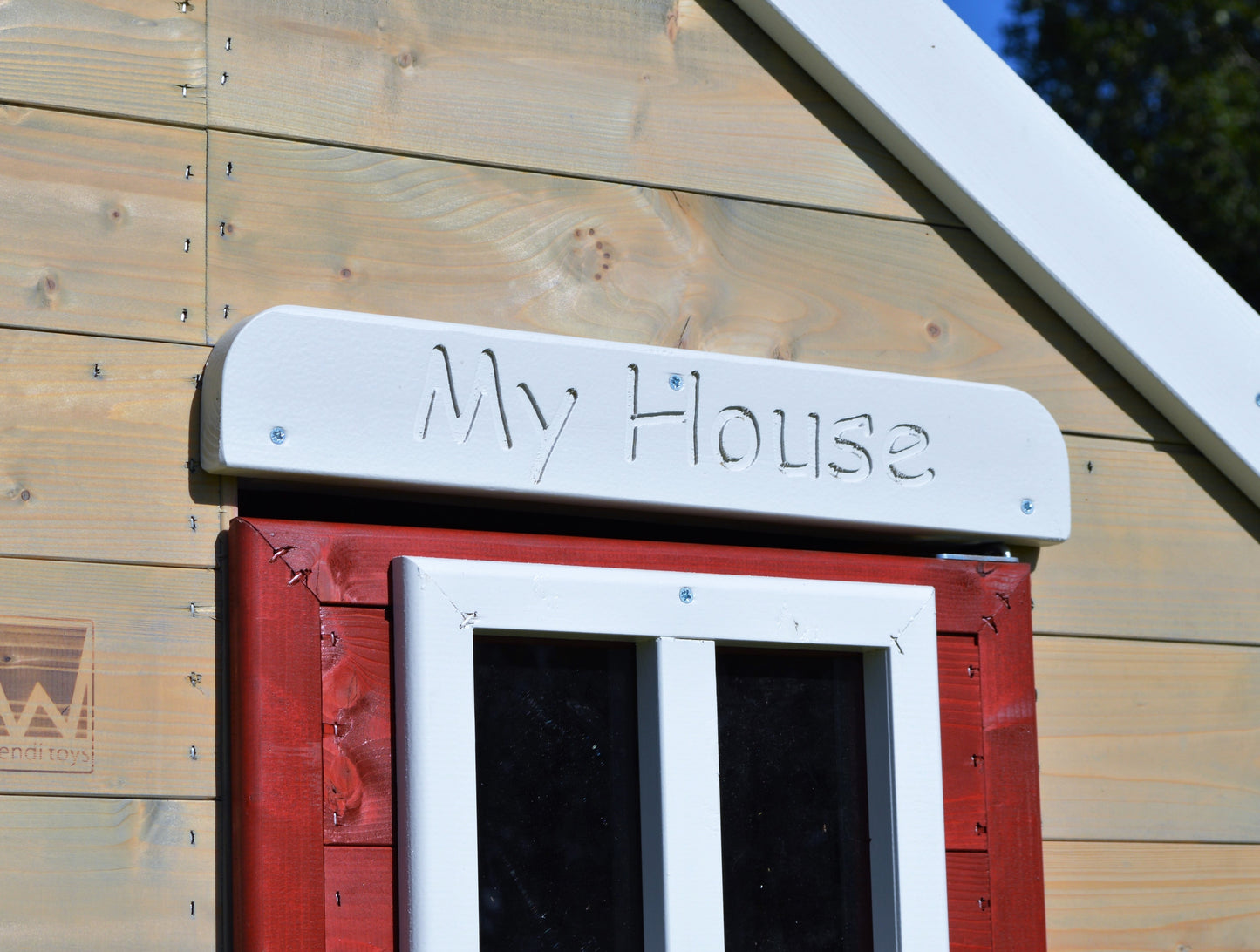 M28R Záhradný domček na hranie, drevený domček na koloch so šmykľavkou a dvojhojdačkou